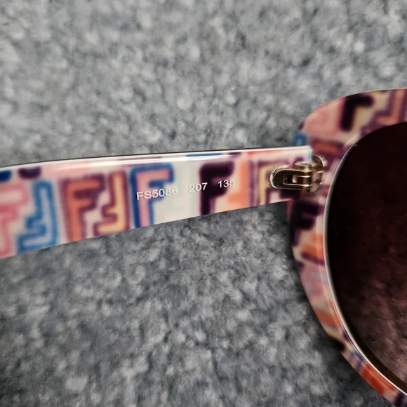 Fendi Brown Sunglasses With Multicolor Logo - Picture 8 of 9